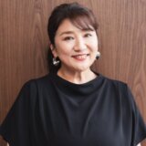 松下由樹の年収がすごいと話題に！バラエティ出演のギャラ事情を調査