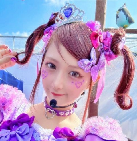 しなこの年収は意外と高い？人気と実績からわかる収入の実態