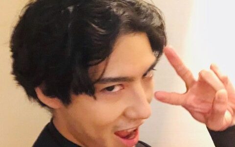賀来賢人の学歴を深掘り！偏差値70超えで中退を選んだ俳優への転機